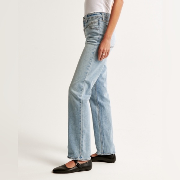 Abercrombie & Fitch Mid Rise 90s Straight Jeans - Picture 4 of 8